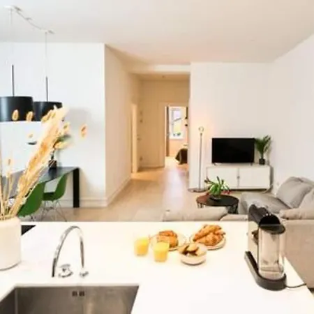 Excellence - Steps To Amalienborg Kopenhag